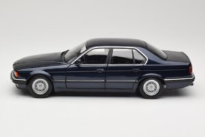 BMW 730i E32 Kék Metallic Minichamps 1:18 100023006 Fém – 4. kép a 8-ből