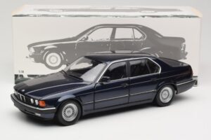 BMW 730i E32 Kék Metallic Minichamps 1:18 100023006 Fém – 8. kép a 8-ből