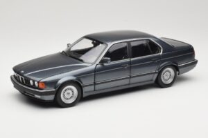BMW 730i E32 Grey Metallic Minichamps 1:18 100023005 Fém