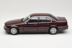 BMW 730i E32 Red Metallic Minichamps 1:18 100023001 Fém – 4. kép a 8-ből