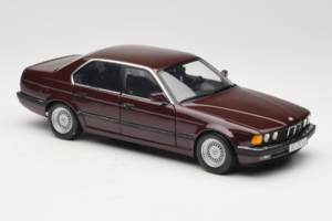 BMW 730i E32 Red Metallic Minichamps 1:18 100023001 Fém – 6. kép a 8-ből