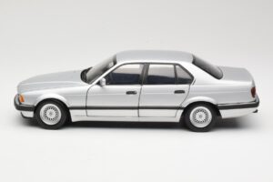 BMW 730i E32 Ezüst Minichamps 1:18 100023000 Fém – 4. kép a 8-ből