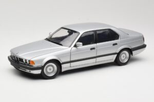 BMW 730i E32 Ezüst Minichamps 1:18 100023000 Fém