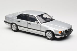 BMW 730i E32 Ezüst Minichamps 1:18 100023000 Fém – 6. kép a 8-ből