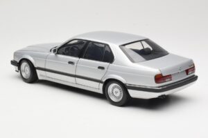 BMW 730i E32 Ezüst Minichamps 1:18 100023000 Fém – 7. kép a 8-ből