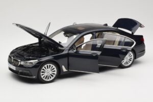 BMW 750Li F02 Imperial Blue Paragon 1:18 80432405586 Fém – 2. kép a 8-ből