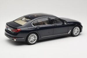 BMW 750Li F02 Imperial Blue Paragon 1:18 80432405586 Fém – 3. kép a 8-ből