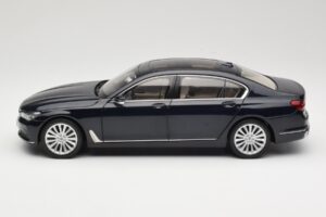 BMW 750Li F02 Imperial Blue Paragon 1:18 80432405586 Fém – 4. kép a 8-ből
