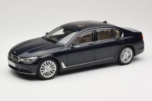 BMW 750Li F02 Imperial Blue Paragon 1:18 80432405586 Fém