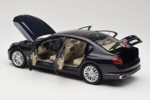 BMW 750Li F02 Imperial Blue Paragon 1:18 80432405586 Fém – 5. kép a 8-ből