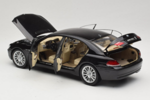 BMW 760Li E66 Individual Fekete Kyosho 1:18 08573RB Fém – 5. kép a 8-ből