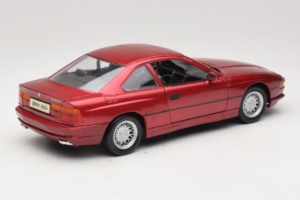 BMW 850i E31 Piros Tchibo 1:18 36157 Fém – 3. kép a 8-ből