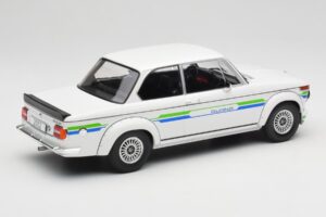 BMW Alpina 2002 E10 Turbo Fehér MCG 1:18 MCG18409-R Fém – 2. kép a 6-ből
