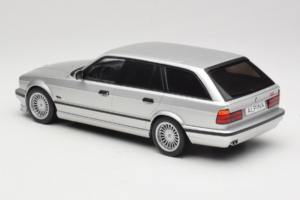 BMW Alpina B10 E34 4.6 Touring Ezüst MCG 1:18 MCG18332MCW Fém – 5. kép a 6-ből