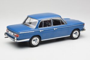 BMW 2000 Tilux E120 Caribe Kék MCG 1:18 MCG18291 Fém – 2. kép a 6-ből