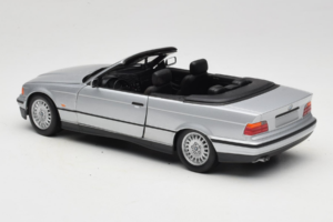 BMW 3 Series E36 Kabrió Ezüst UT Models 1:18 BMW008 Fém – 7. kép a 8-ből