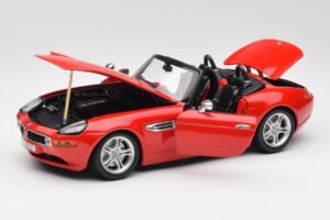 BMW Z8 E52 Roadster Élénkpiros Bburago 1:18 12032 Fém – 2. kép a 8-ből