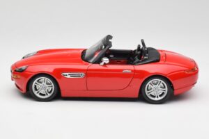 BMW Z8 E52 Roadster Élénkpiros Bburago 1:18 12032 Fém – 4. kép a 8-ből