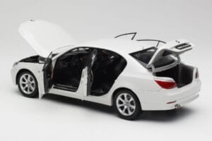 BMW E60 545i Alpine Fehér Kyosho 1:18 08591W Fém – 5. kép a 8-ből