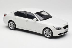 BMW E60 545i Alpine Fehér Kyosho 1:18 08591W Fém – 6. kép a 8-ből
