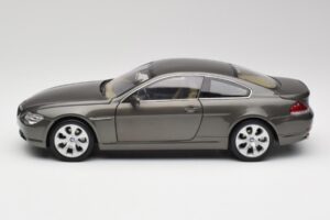 BMW 6 E63 Coupe Világos Bronz Kyosho 1:18 80430153283 Fém – 4. kép a 8-ből