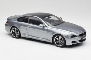 BMW M6 E63 Silver Szürke Kyosho 1:18 08703GR Fém – 6. kép a 8-ből