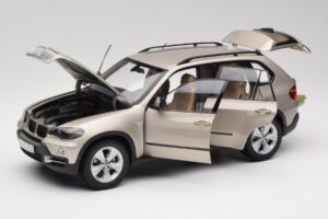 BMW X5 E70 4.8i Platinum Bronz Metál Kyosho 1:18 80430413413 Fém – 2. kép a 8-ből