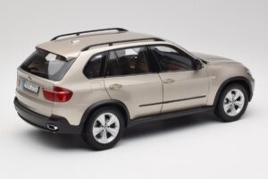 BMW X5 E70 4.8i Platinum Bronz Metál Kyosho 1:18 80430413413 Fém – 3. kép a 8-ből