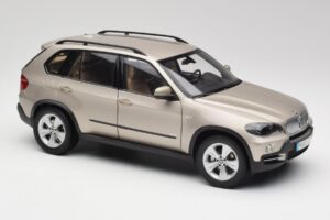 BMW X5 E70 4.8i Platinum Bronz Metál Kyosho 1:18 80430413413 Fém – 6. kép a 8-ből