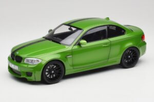 BMW 1-es sorozat E82 Coupe Taiga Green Metallic Minichamps 1:18 110020024 Fém