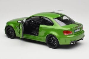 BMW 1-es sorozat E82 Coupe Taiga Green Metallic Minichamps 1:18 110020024 Fém – 5. kép a 8-ből
