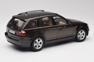 BMW X3 E83 3.0d Sötétbarna Metál Kyosho 1:18 80430300736 Fém – 3. kép a 8-ből