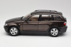 BMW X3 E83 3.0d Sötétbarna Metál Kyosho 1:18 80430300736 Fém – 4. kép a 8-ből