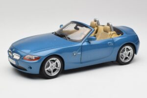 BMW Z4 E85 Maldives Blue Bburago 1:18 34046BLUE Fém