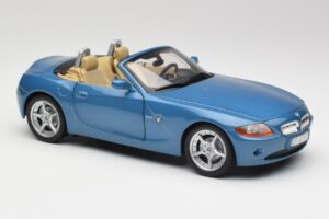 BMW Z4 E85 Maldives Blue Bburago 1:18 34046BLUE Fém – 6. kép a 8-ből