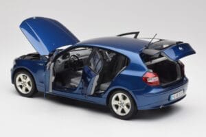 BMW 1 E87 Sydney Kék Kyosho 1:18 80430308600 Fém – 5. kép a 8-ből