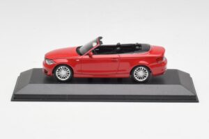 BMW 1-es E88 Kabrió Karmazsinpiros Minichamps 1:43 431026230 Fém