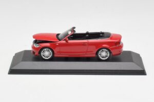 BMW 1-es E88 Kabrió Karmazsinpiros Minichamps 1:43 431026230 Fém – 5. kép a 5-ből