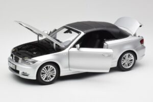 BMW 135i E88 Kabrió Titan Ezüst Kyosho 1:18 80430427021 Fém – 2. kép a 8-ből