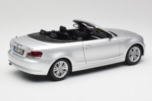 BMW 135i E88 Kabrió Titan Ezüst Kyosho 1:18 80430427021 Fém – 3. kép a 8-ből
