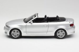 BMW 135i E88 Kabrió Titan Ezüst Kyosho 1:18 80430427021 Fém – 4. kép a 8-ből