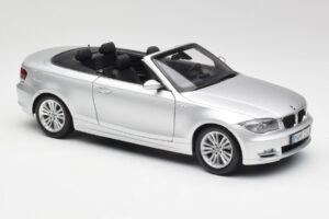 BMW 135i E88 Kabrió Titan Ezüst Kyosho 1:18 80430427021 Fém – 6. kép a 8-ből