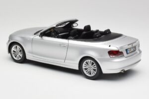 BMW 135i E88 Kabrió Titan Ezüst Kyosho 1:18 80430427021 Fém – 7. kép a 8-ből