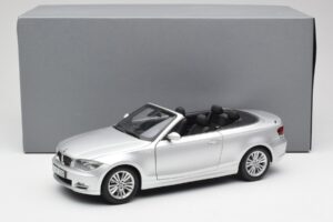 BMW 135i E88 Kabrió Titan Ezüst Kyosho 1:18 80430427021 Fém – 8. kép a 8-ből