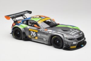BMW Z4 E89 GT3 #76 Schubert Motorsport Dubai 24 Hours 2014 Minichamps 1:18 151142376 Fém – 4. kép a 6-ből