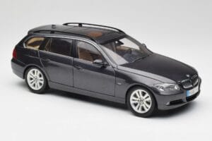 BMW 330i E91 Touring Sötétszürke Kyosho 1:18 80430394360 Fém – 6. kép a 8-ből