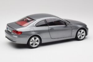 BMW 330i E92 Coupe Szürke Metál Kyosho 1:18 80430407220 Fém – 3. kép a 8-ből