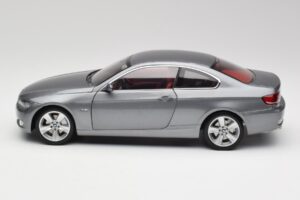 BMW 330i E92 Coupe Szürke Metál Kyosho 1:18 80430407220 Fém – 4. kép a 8-ből