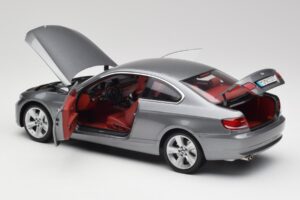 BMW 330i E92 Coupe Szürke Metál Kyosho 1:18 80430407220 Fém – 5. kép a 8-ből