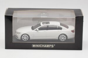 BMW 750Li F02 Fehér Minichamps 1:43 80420445201 Fém – 5. kép a 5-ből